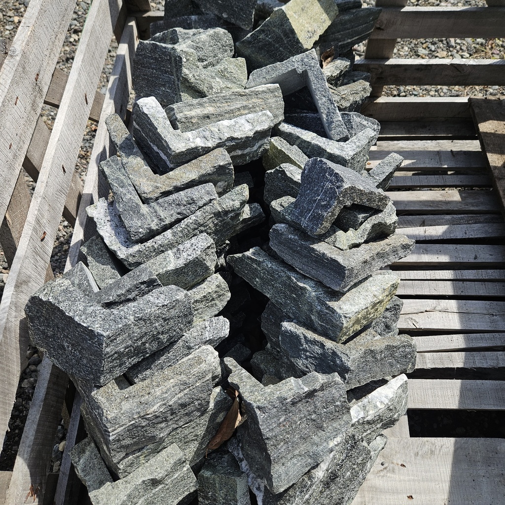 CT White Line (1.5") CORNER - Ledgestone