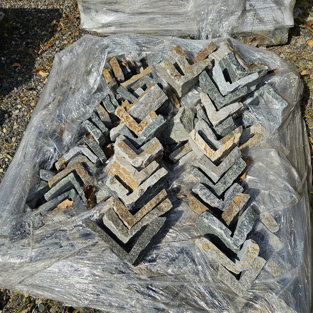 New England Blend (1.5") CORNER - Ledgestone