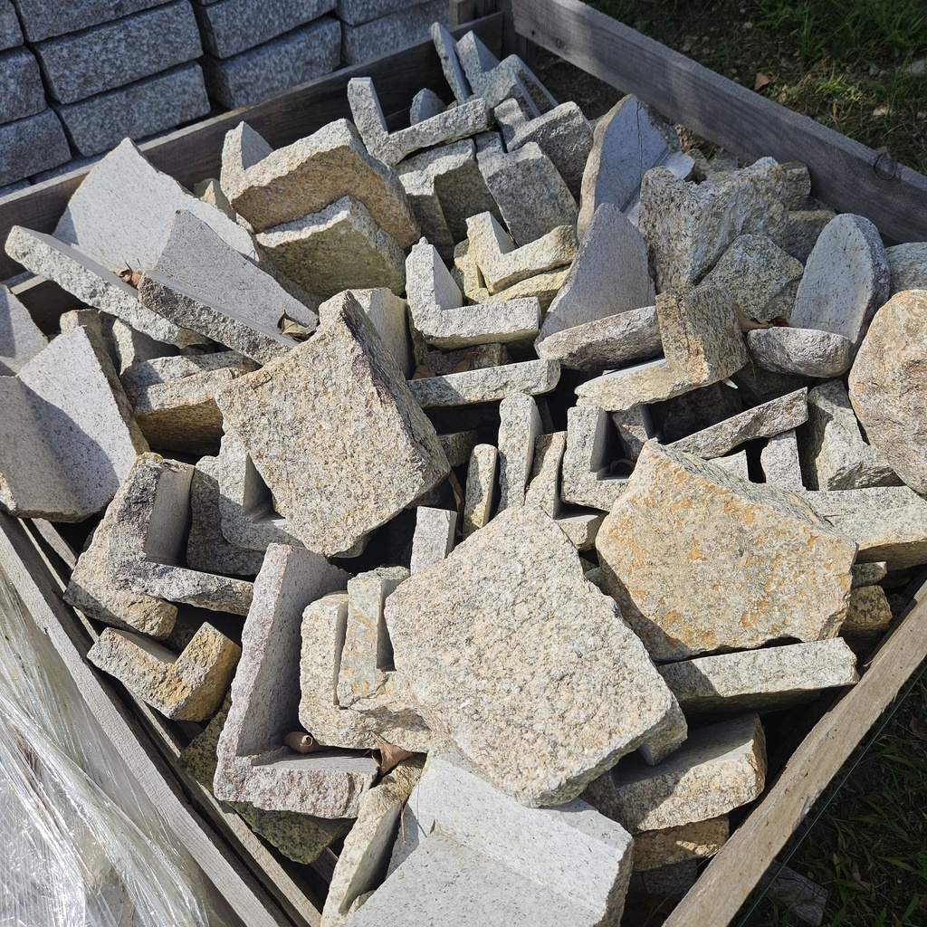 Eastern Granite (1.5) CORNER - Sq/Rec